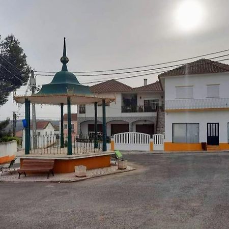 Casa Do Ninho - Entre O Campo E A Praia Cadaval Luaran gambar